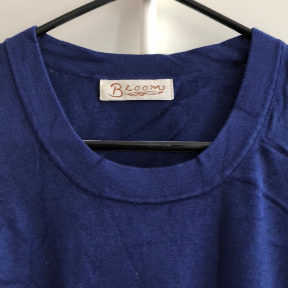 [5 for $25] Navy sweater tank - Picture 2 of 3